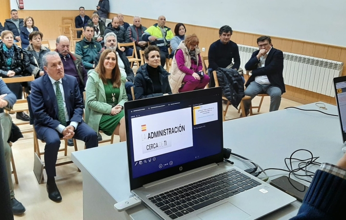 ‘La administración cerca de ti’ ha llegado ya a más de 200 pueblos de la comunidad 